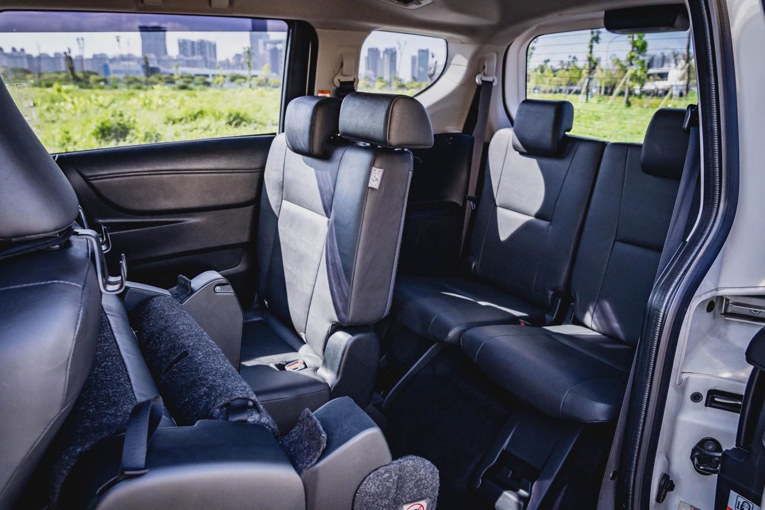 舒適七人座車圖片3